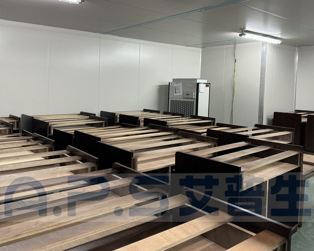 家具廠新型環(huán)保水性漆涂裝防爆型高溫抽濕烘干機安裝實拍